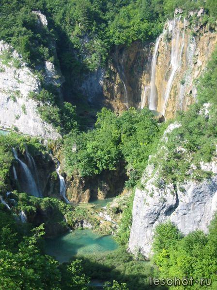 Plitvice_lakes.JPG